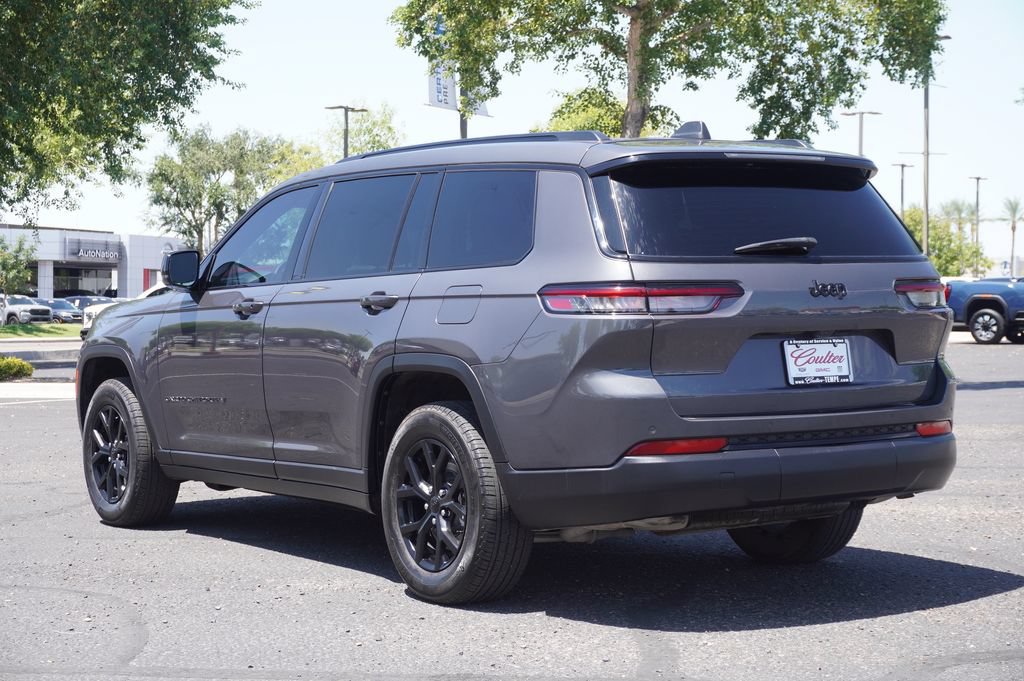 Used 2025 Jeep Grand Cherokee L Altitude RWD image 3