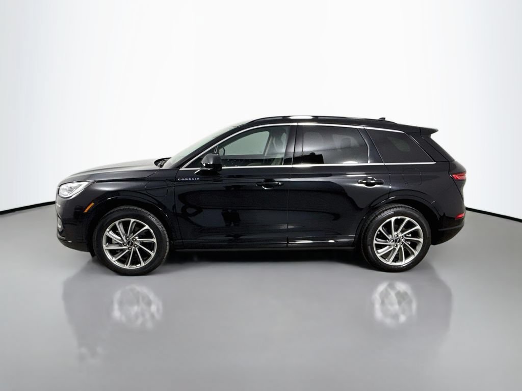Used 2025 Lincoln Corsair Grand Touring w/ Towing Package AWD/4WD image 4
