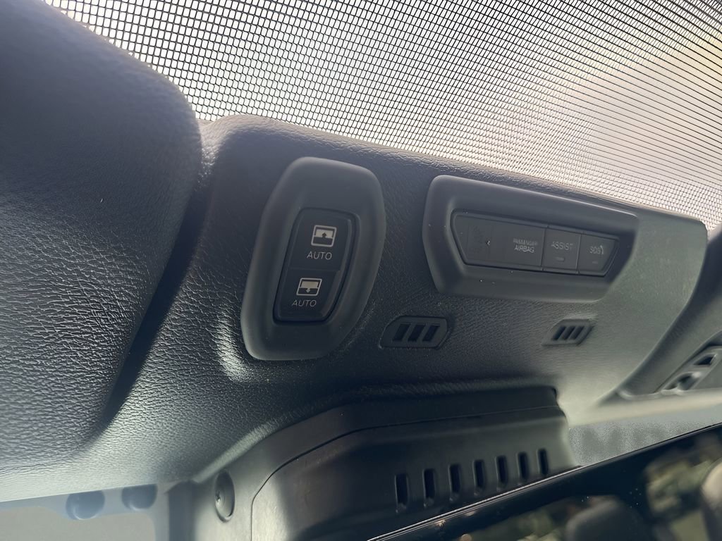 Used 2022 Jeep Wrangler Unlimited Rubicon w/ Steel Bumper Group image 11