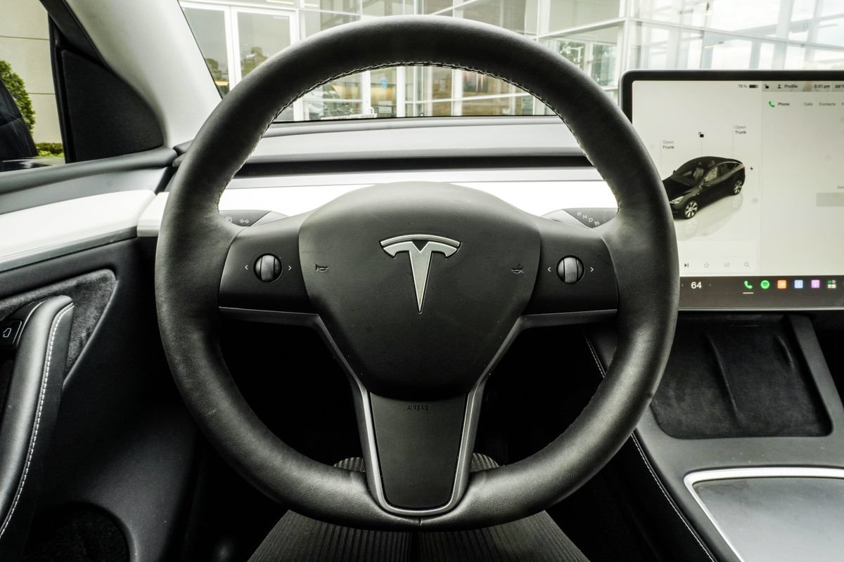 Used 2024 Tesla Model Y Long Range AWD/4WD image 15