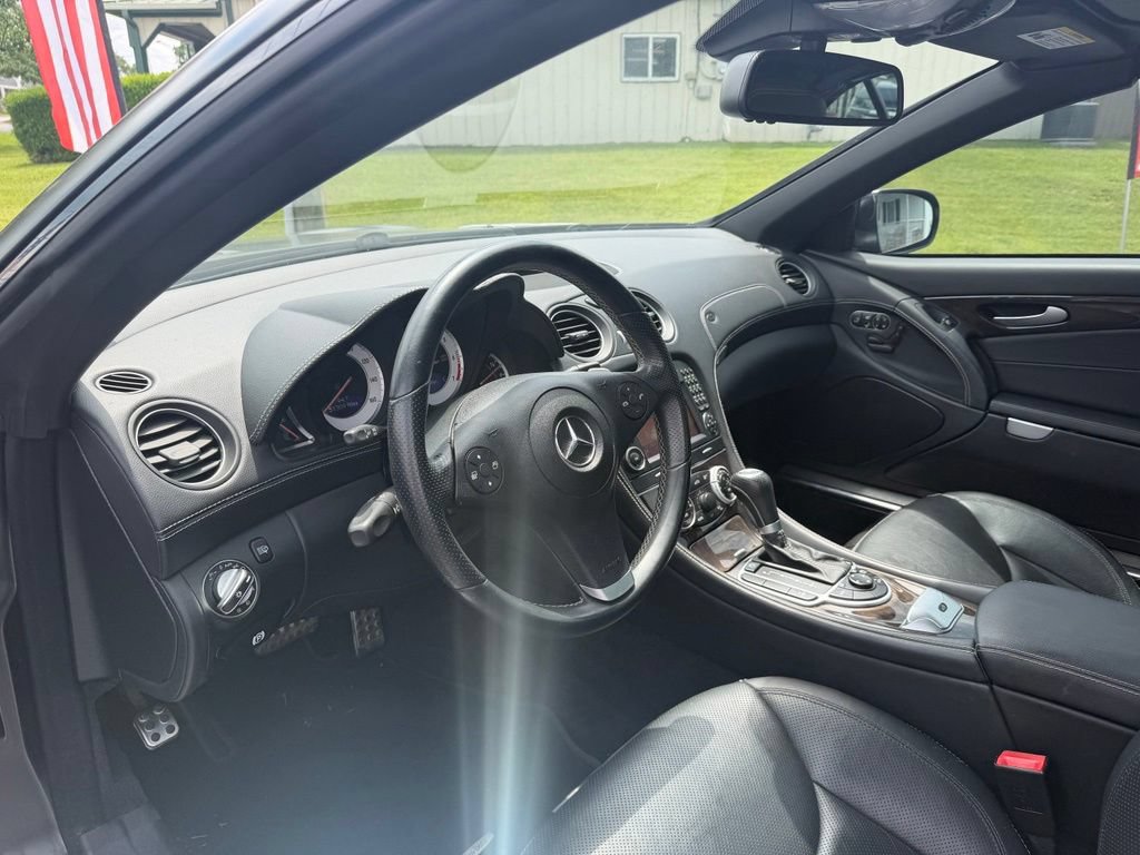 Used 2011 Mercedes-Benz SL 550 image 17