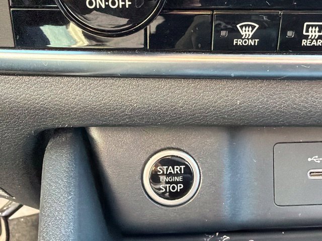 Used 2023 Nissan Rogue SV AWD/4WD image 19