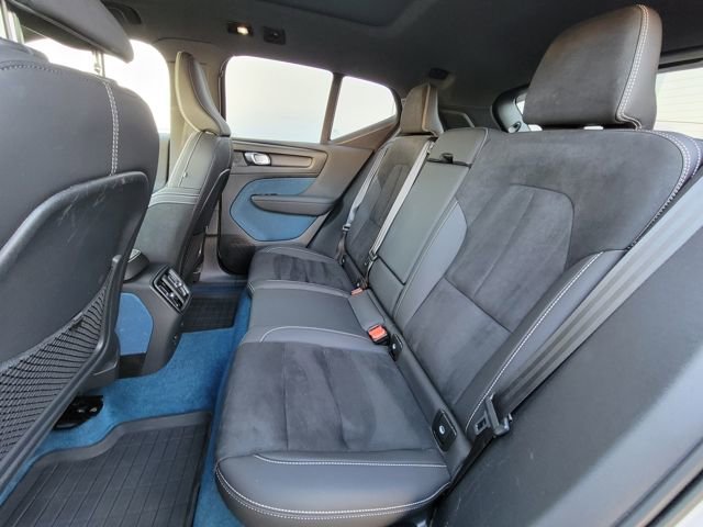 Used 2023 Volvo XC40 Recharge Ultimate image 22