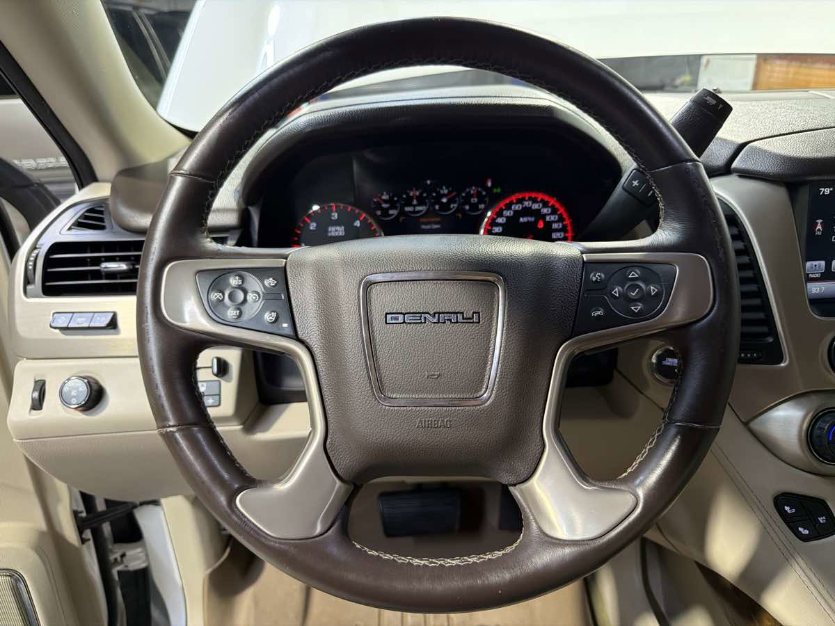 Used 2016 GMC Yukon XL Denali w/ Open Road Package RWD image 19