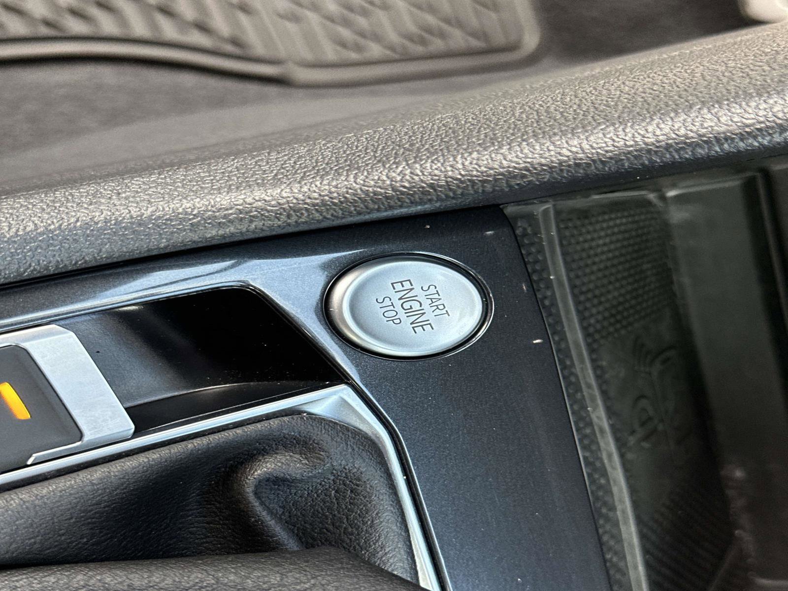 Used 2023 Volkswagen Tiguan SEL R-Line image 30