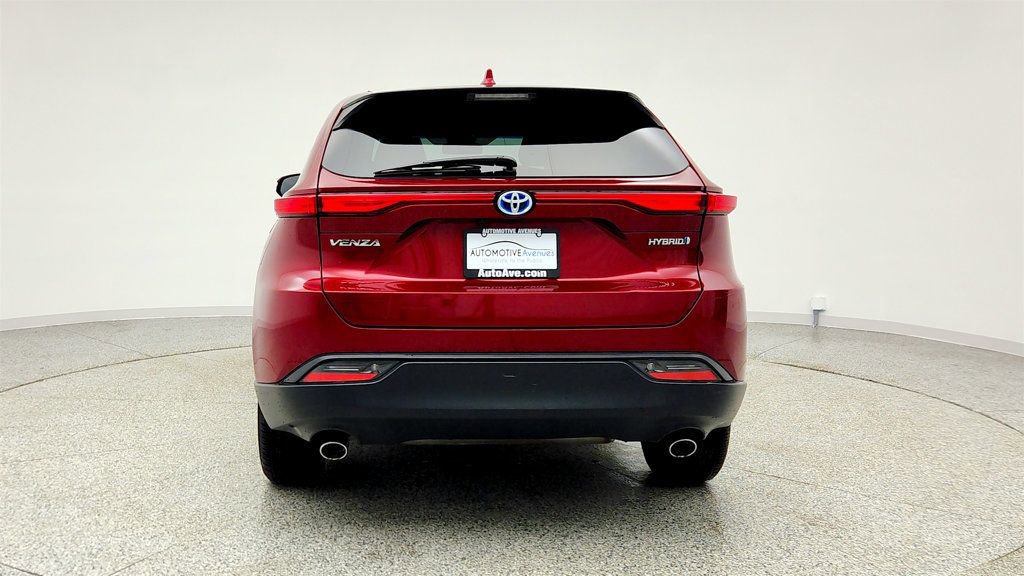 Used 2021 Toyota Venza LE image 6
