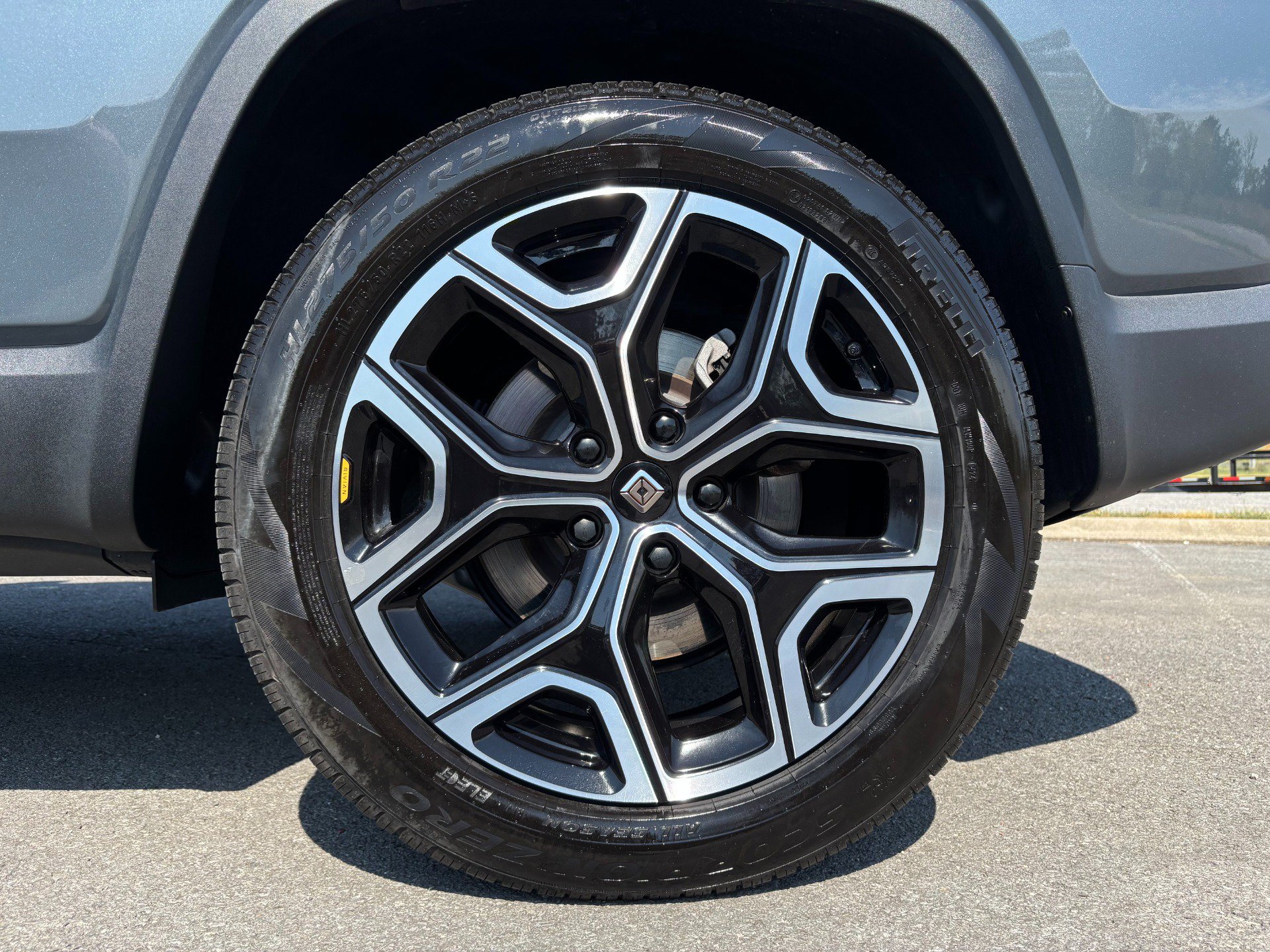 Used 2024 Rivian R1S Adventure Dual AWD/4WD image 49