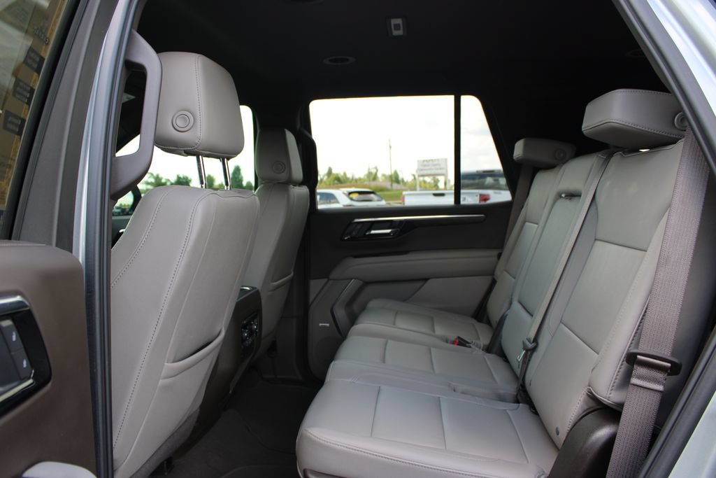 Used 2025 Chevrolet Tahoe Z71 w/ Comfort Package AWD/4WD image 28