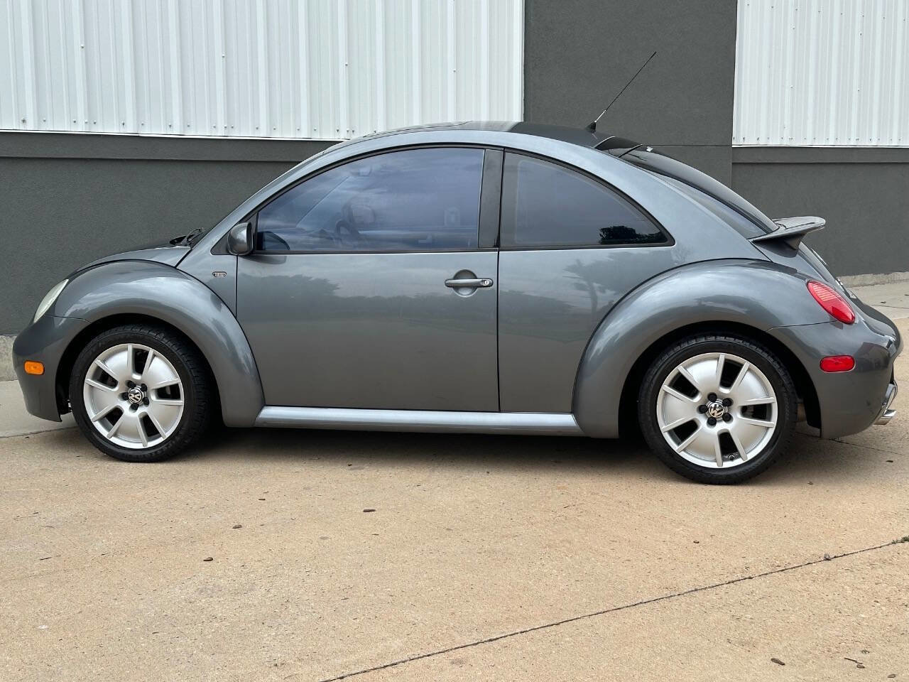 Used 2002 Volkswagen Beetle S image 9