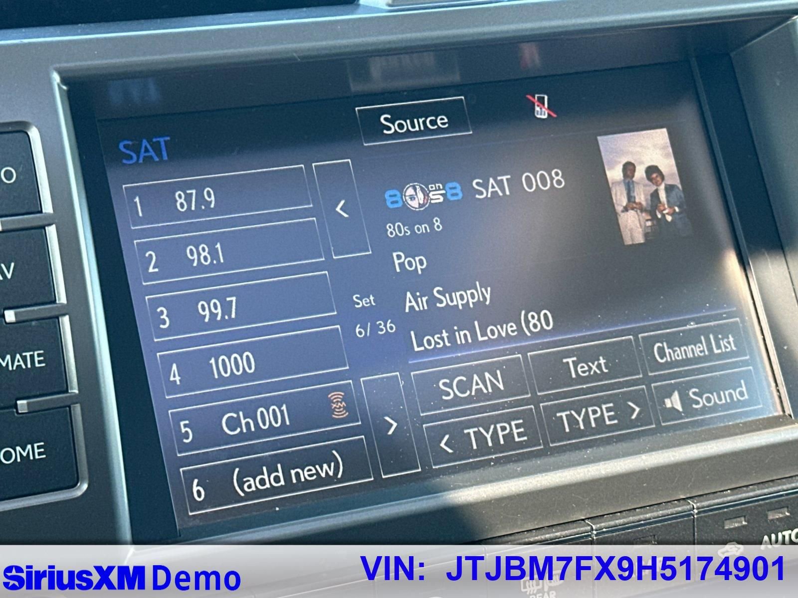 Used 2017 Lexus GX 460 Premium w/ Premium Package image 29