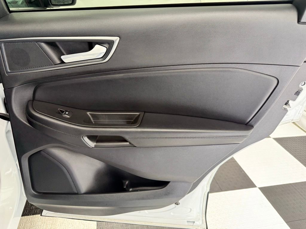 Used 2022 Ford Edge SE w/ Black Appearance Package image 26