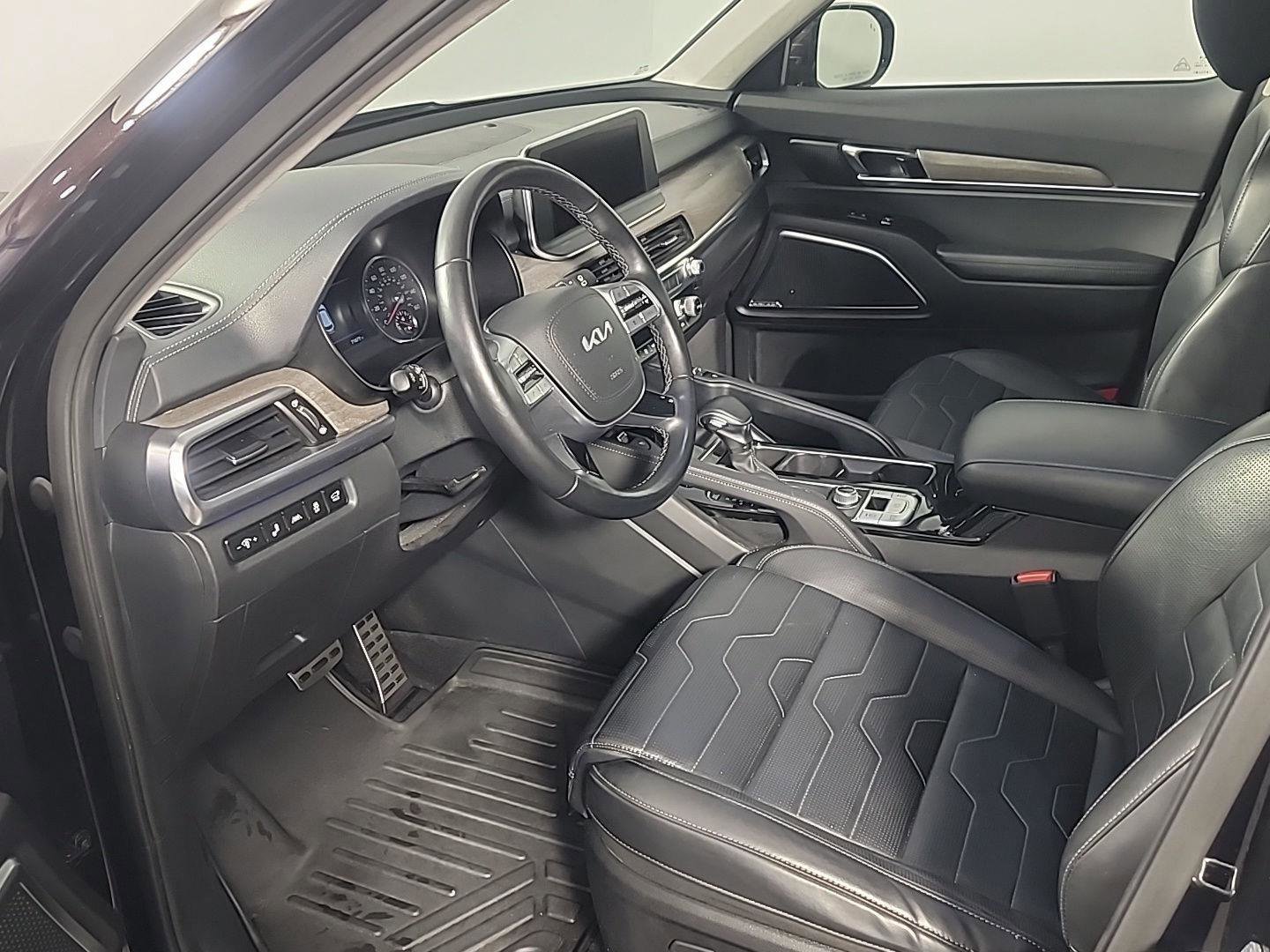 Used 2022 Kia Telluride SX w/ SX Prestige Package image 19