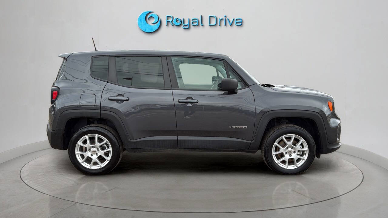 Used 2023 Jeep Renegade Latitude image 7