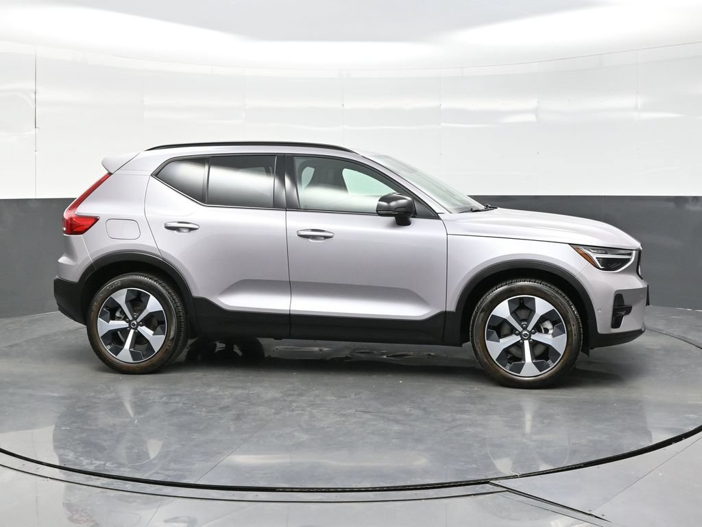 Used 2026 Volvo XC40 B5 Plus AWD/4WD image 8