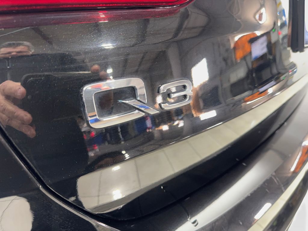 Used 2025 Audi Q3 2.0T Premium image 23