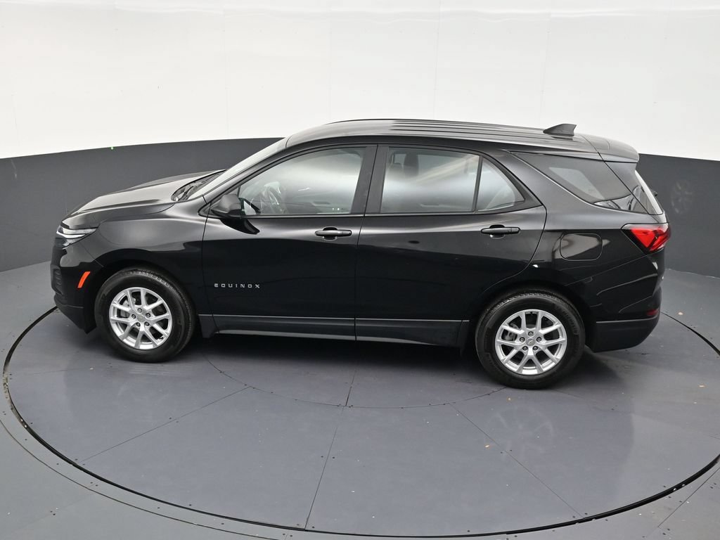 Used 2024 Chevrolet Equinox LS w/ Driver Confidence II Package FWD image 10