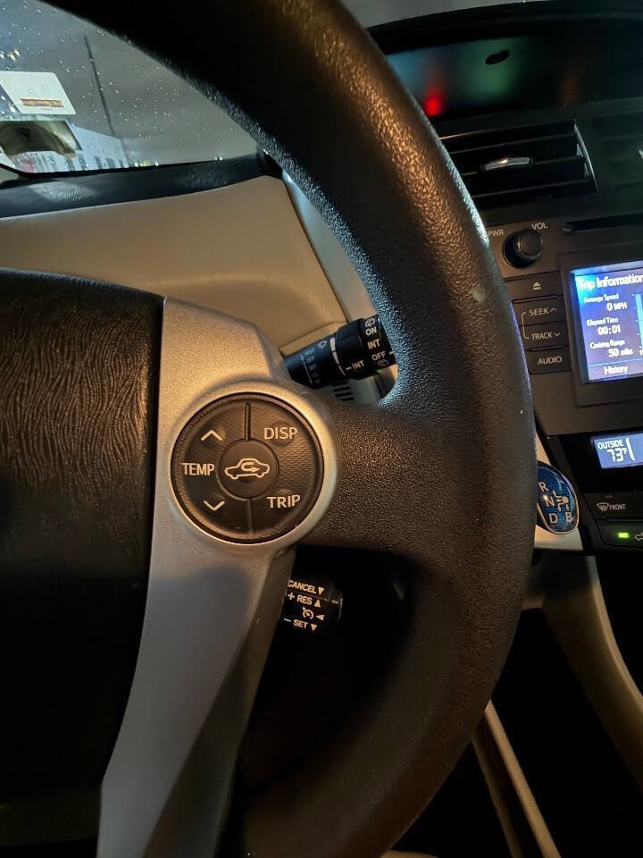 Used 2012 Toyota Prius V Three image 11