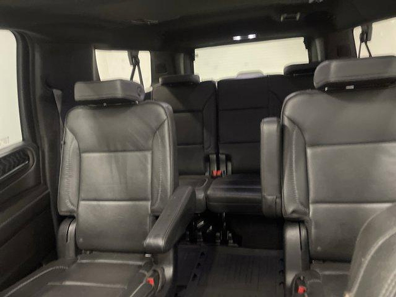 Used 2023 GMC Yukon XL Denali AWD/4WD image 9