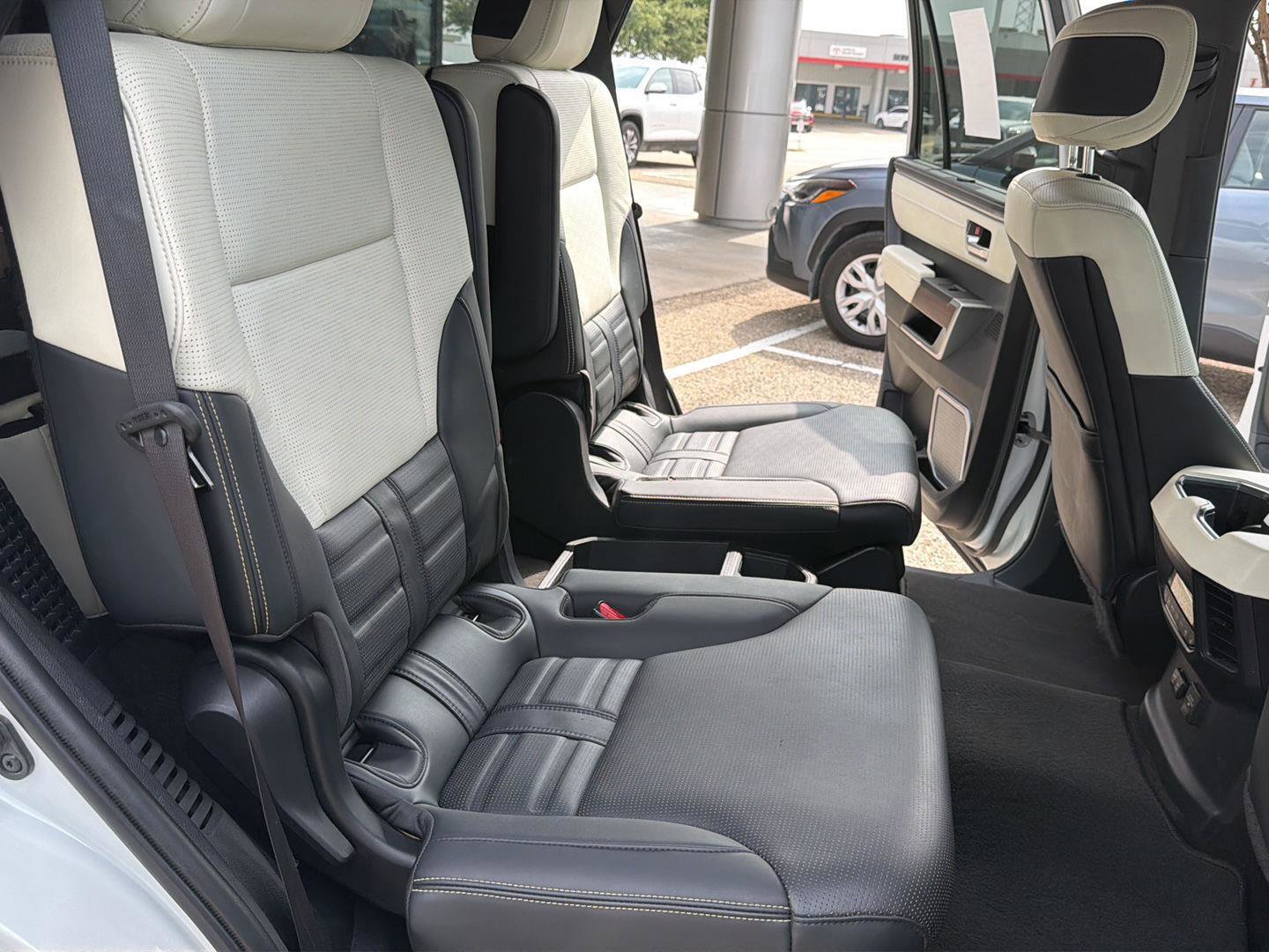 Used 2023 Toyota Sequoia Capstone AWD/4WD image 19