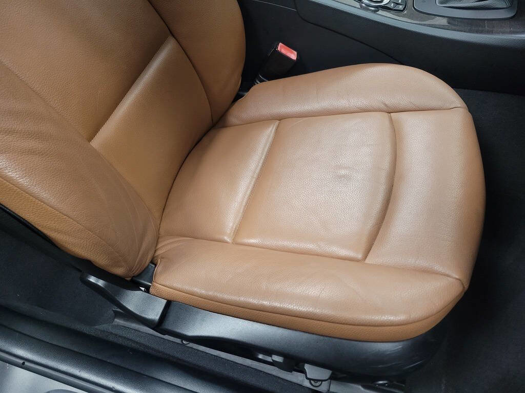 Used 2012 BMW 328i Convertible image 37