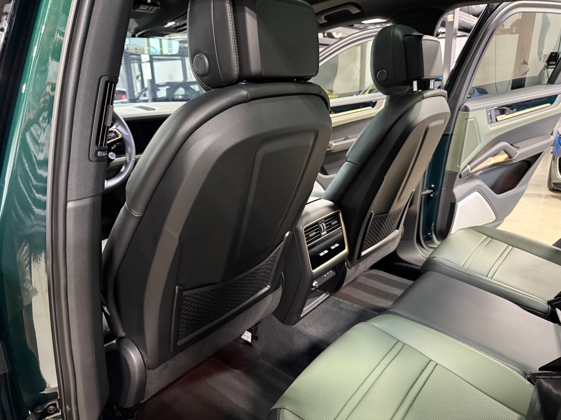 Used 2024 Porsche Cayenne S image 47