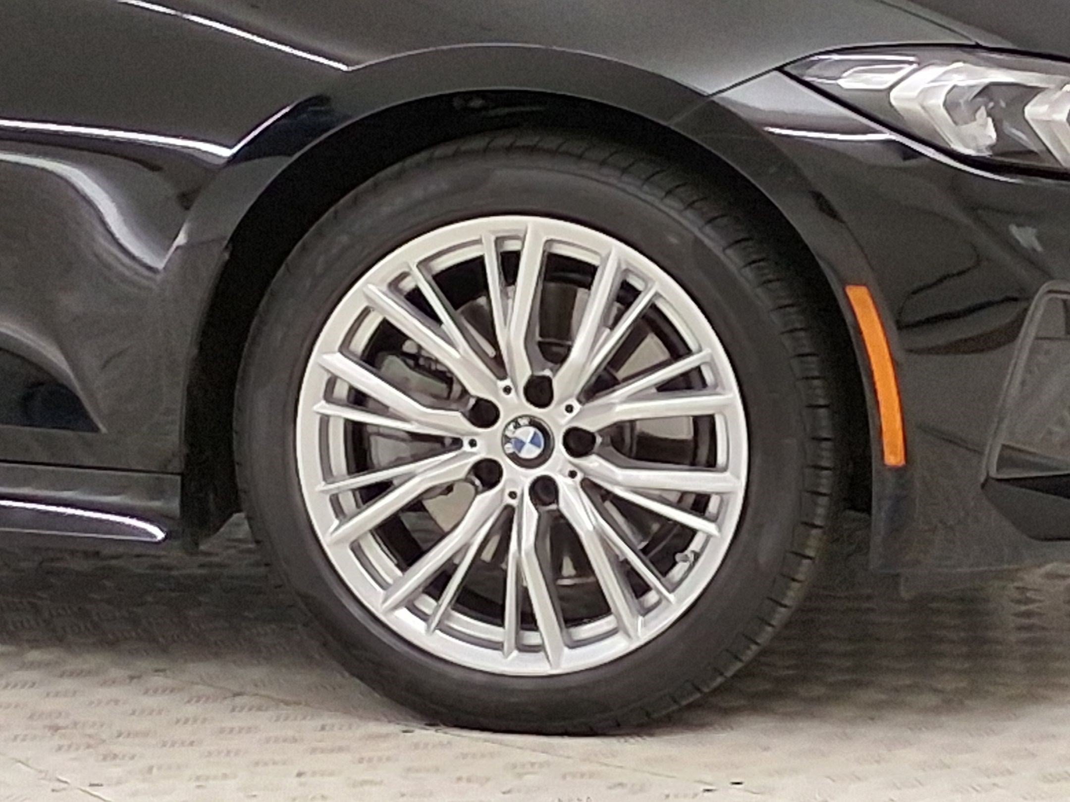 Used 2023 BMW 330i Sedan w/ Premium Package RWD image 13