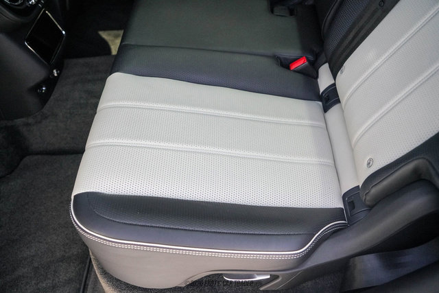 Used 2021 Bentley Bentayga AWD/4WD image 99