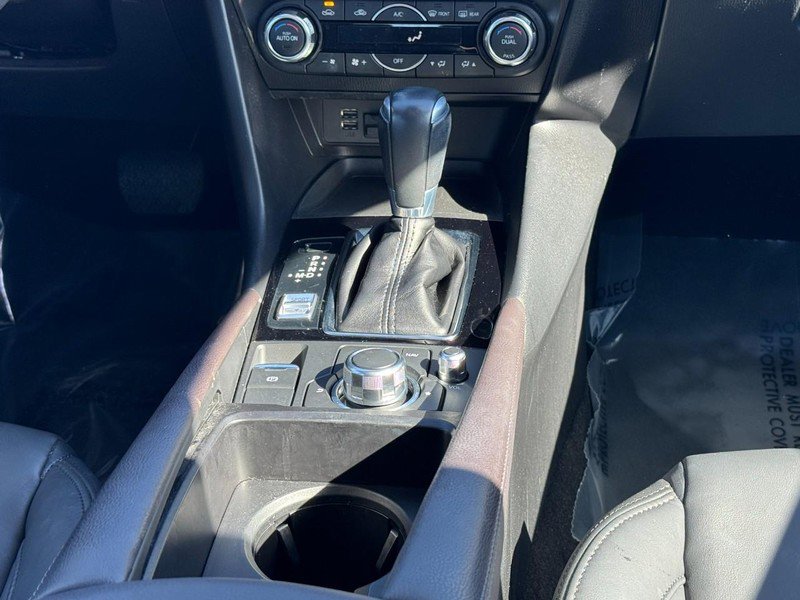 Used 2018 MAZDA MAZDA3 Touring image 15