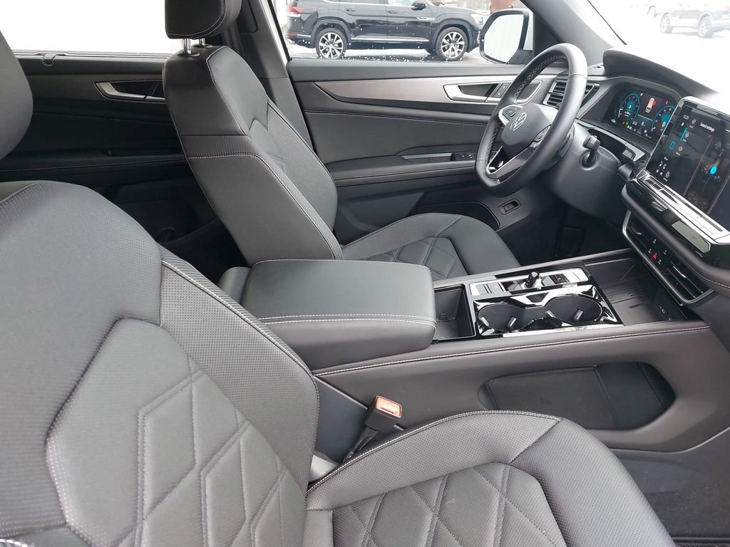 Used 2025 Volkswagen Atlas Cross Sport SE image 10