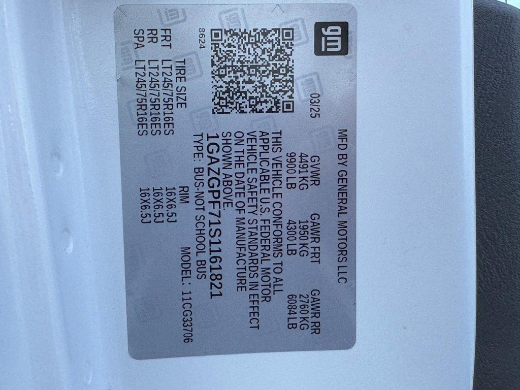 Used 2025 Chevrolet Express 3500 LT w/ LT Preferred Equipment Group RWD image 26