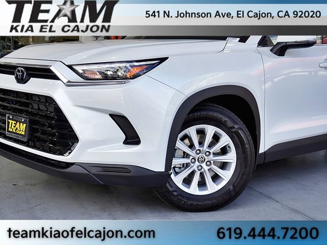 Used 2026 Toyota Grand Highlander XLE image 3
