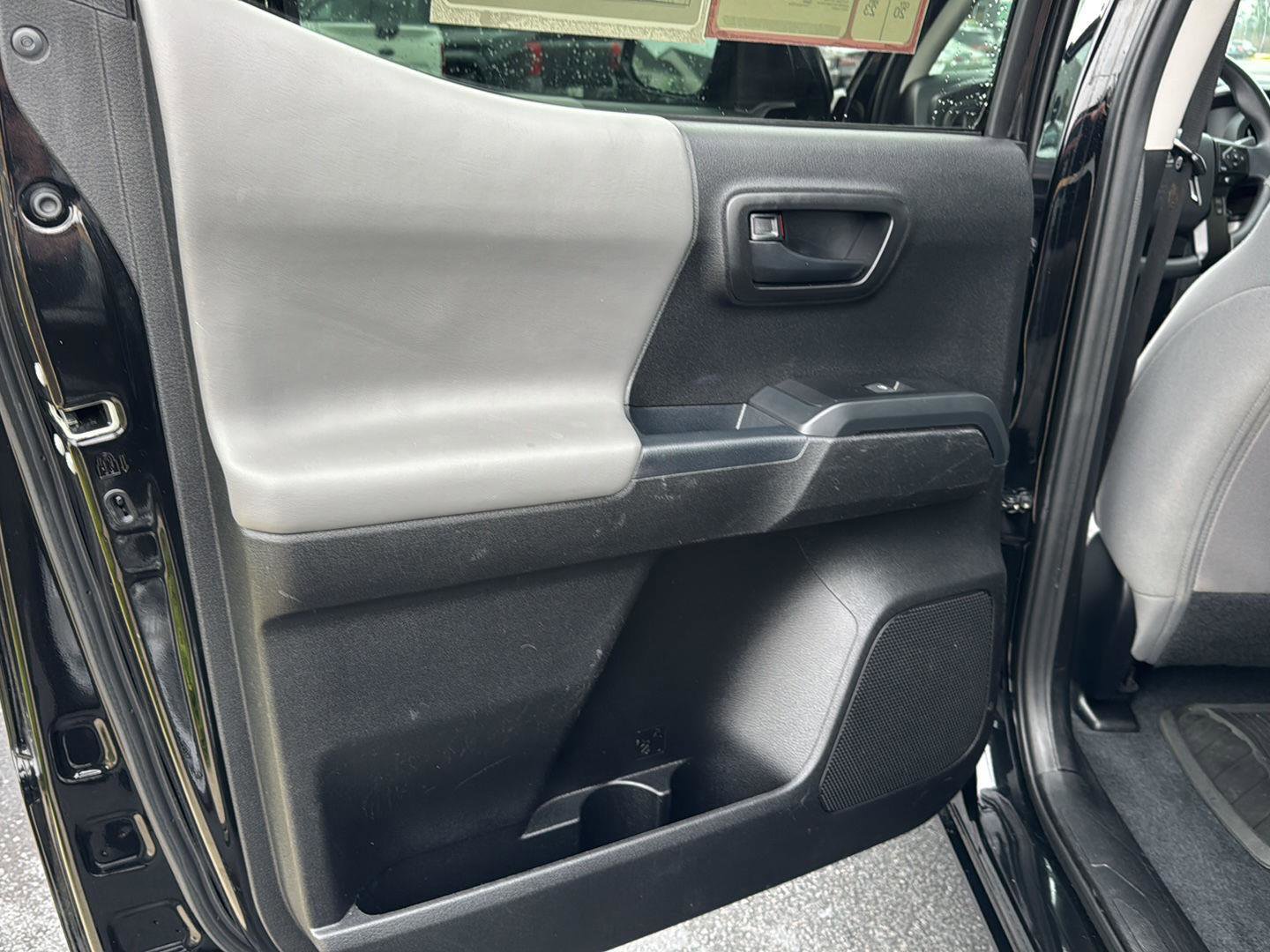 Used 2021 Toyota Tacoma SR w/ SR Convenience Package image 15