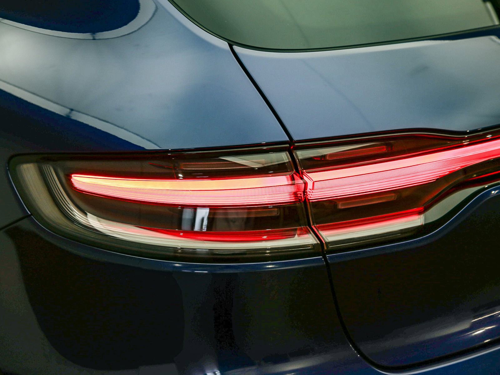 Certified 2023 Porsche Macan S AWD/4WD image 15