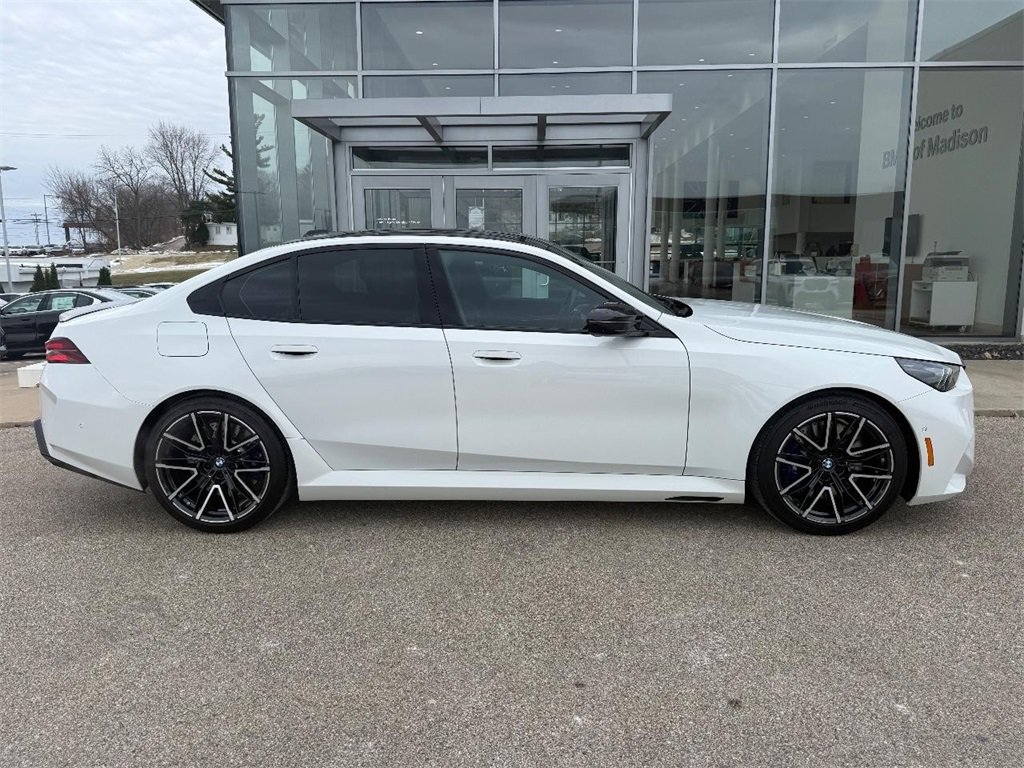 Used 2025 BMW M5 Base w/ Carbon Package image 2