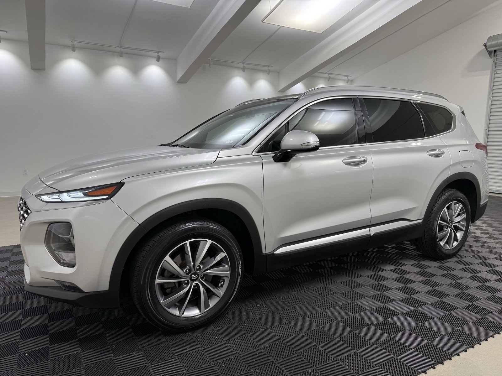 Used 2019 Hyundai Santa Fe Limited image 3