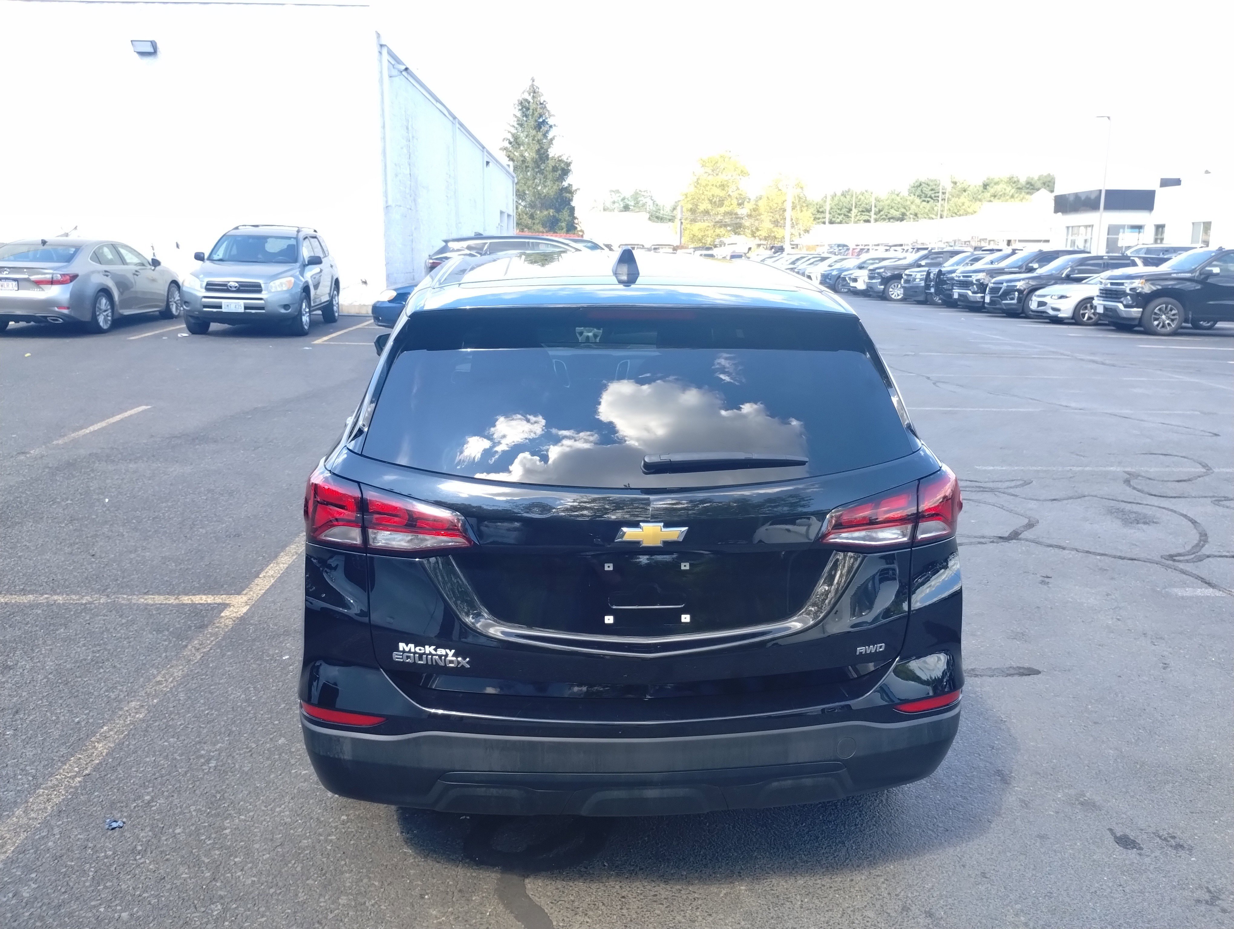 Used 2022 Chevrolet Equinox LS w/ LS Convenience Package image 4