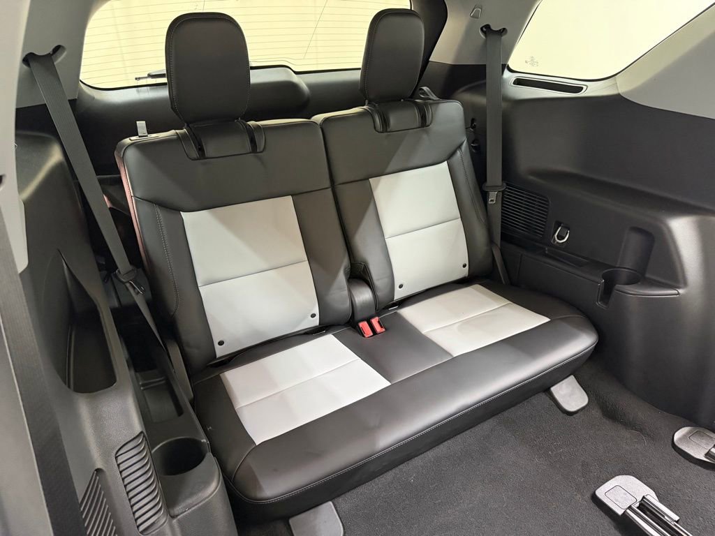 Used 2024 Ford Explorer XLT w/ Equipment Group 202A image 16