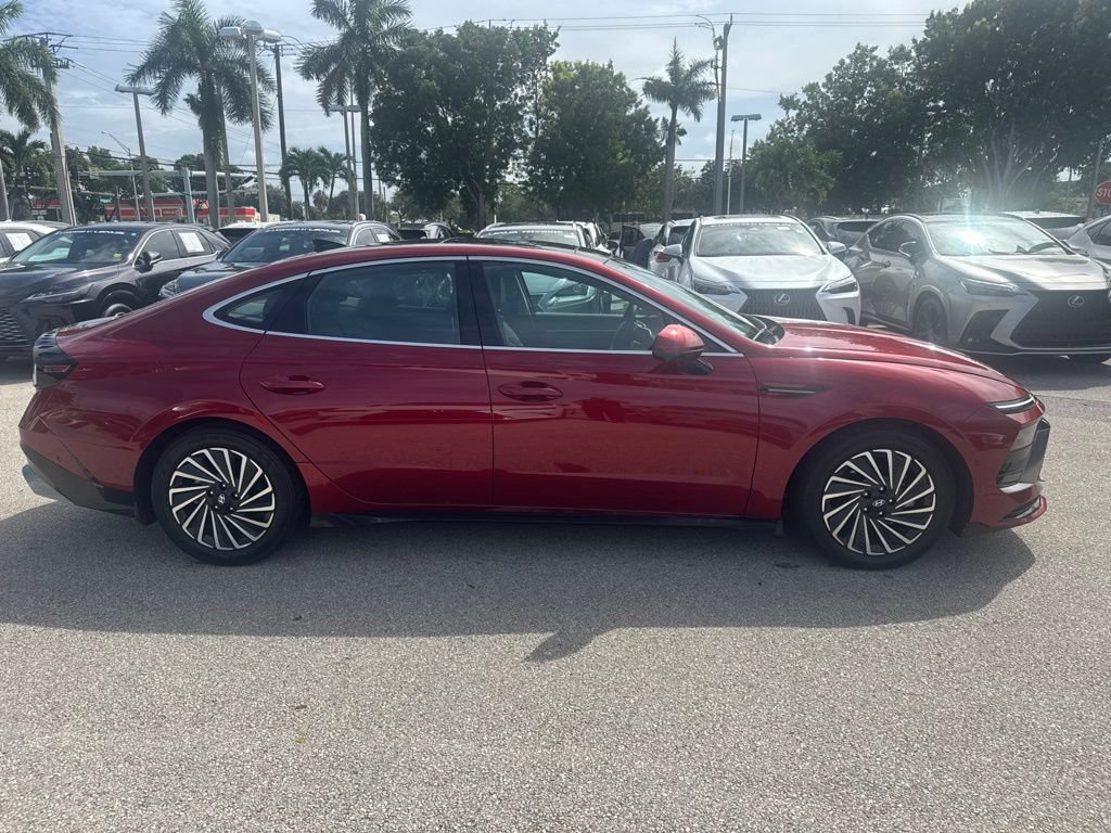 Used 2024 Hyundai Sonata Limited FWD image 3