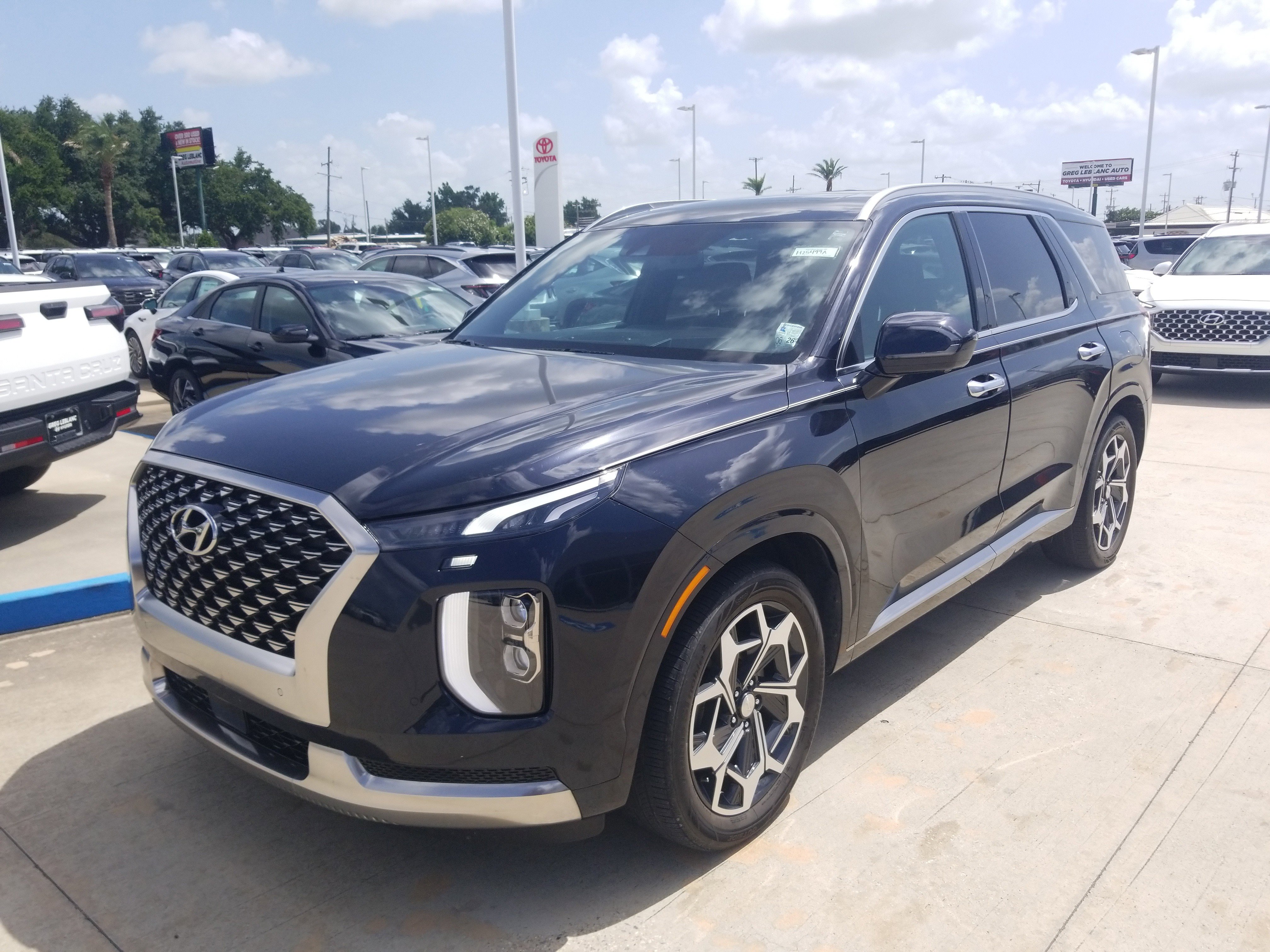 Used 2022 Hyundai Palisade Calligraphy image 3