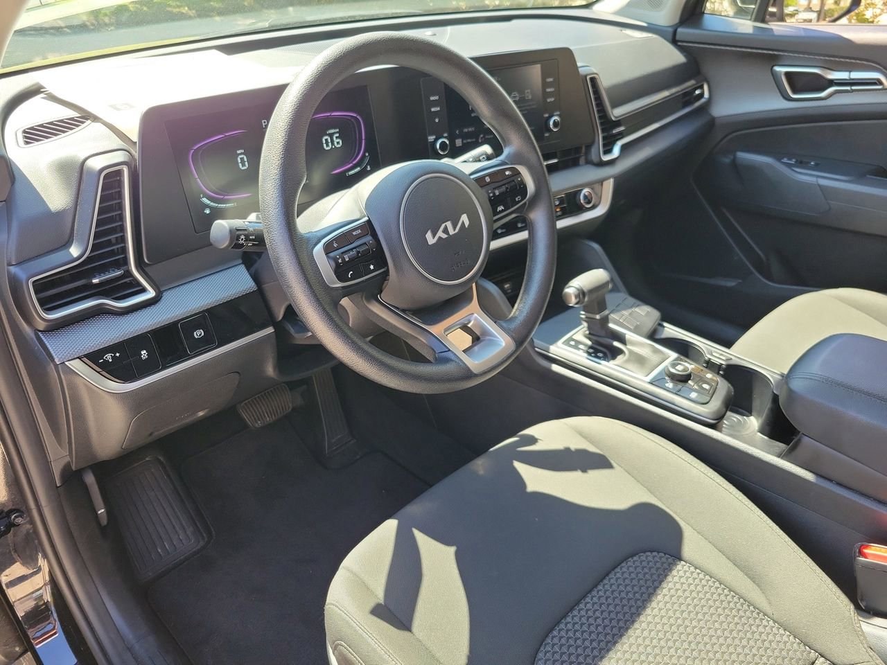 Used 2025 Kia Sportage LX image 14