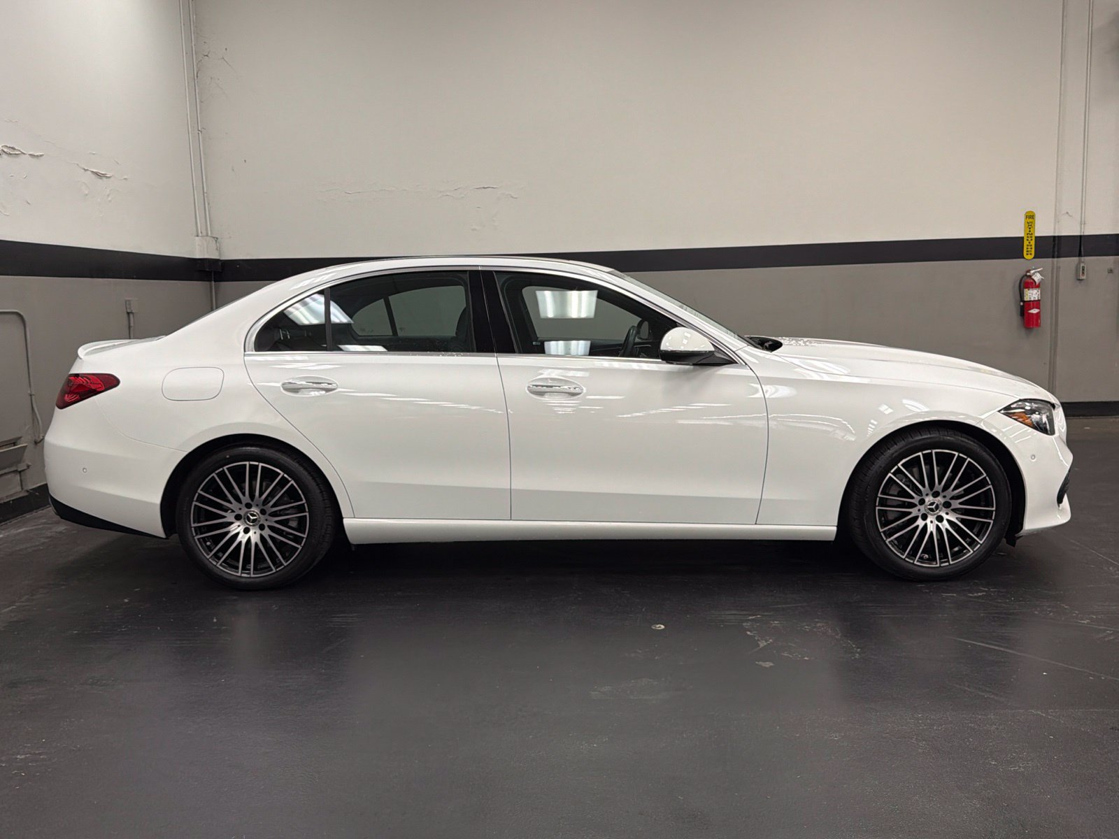 Used 2023 Mercedes-Benz C 300 Sedan image 3