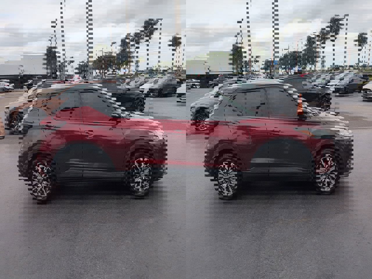 Used 2021 Nissan Kicks SV w/ Exterior Package FWD image 3