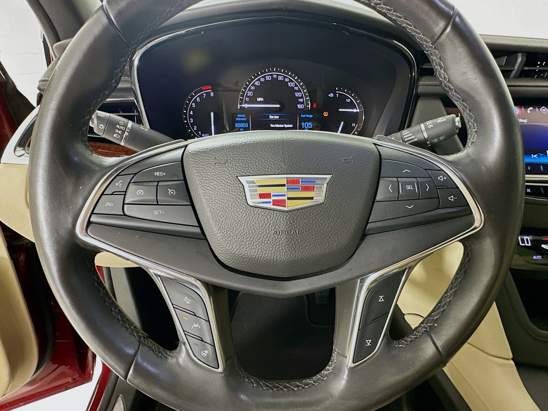 Used 2017 Cadillac XT5 Luxury w/ Driver Awareness Package FWD image 12