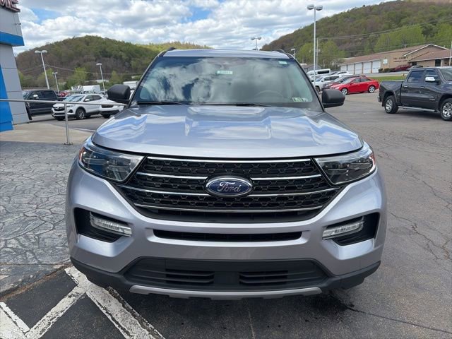 Used 2020 Ford Explorer XLT w/ Equipment Group 202A AWD/4WD image 2