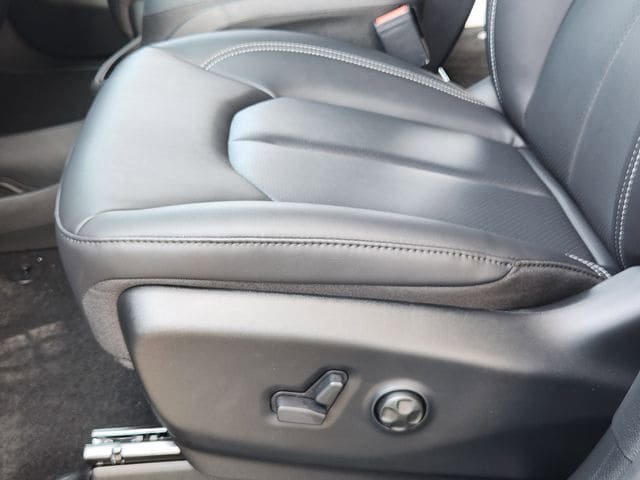 New 2026 Chrysler Pacifica Select FWD image 19