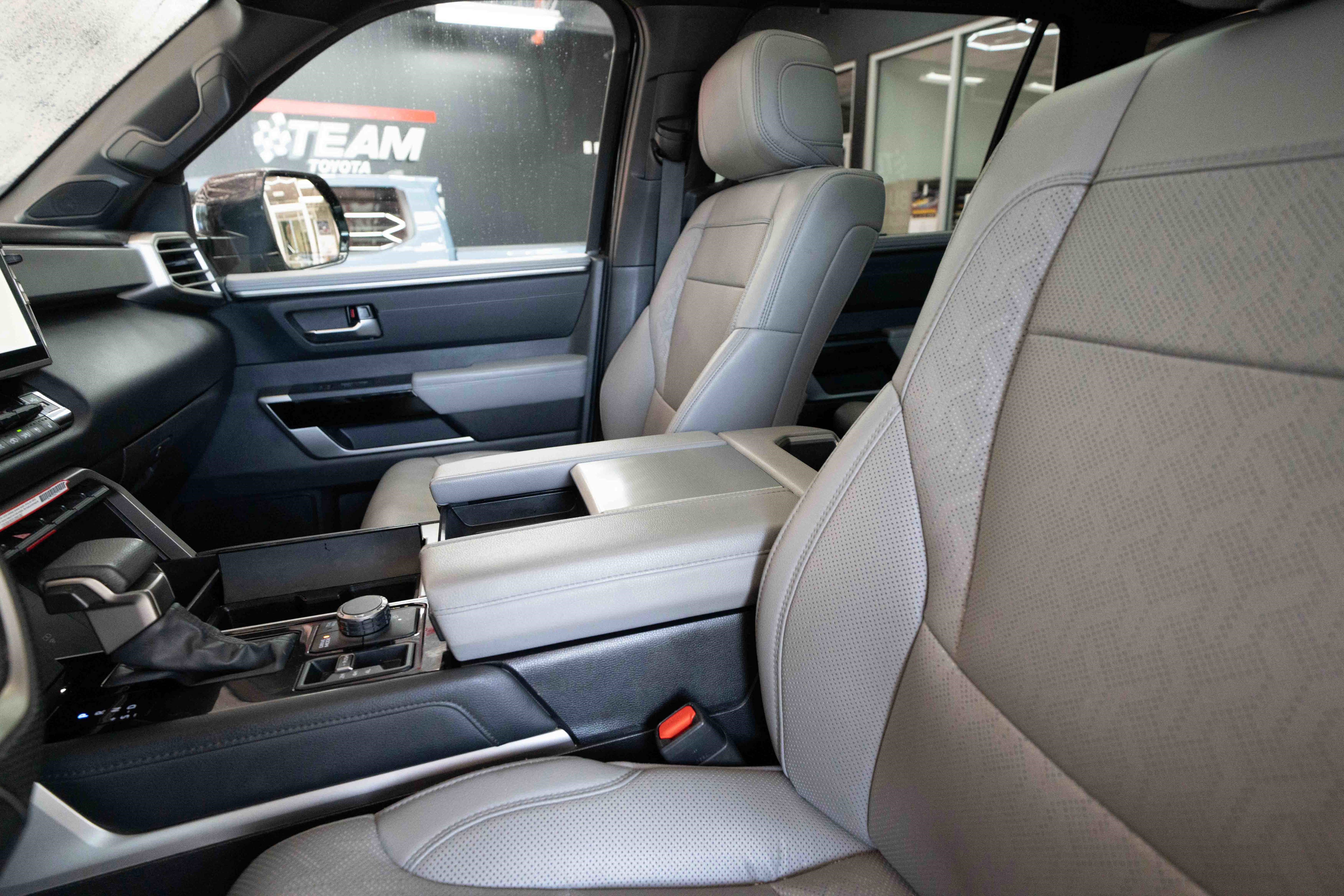 Used 2025 Toyota Sequoia Limited image 10