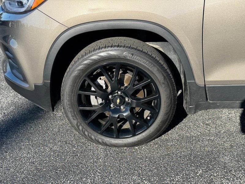 Certified 2022 Chevrolet Trax LT w/ Sport Edition image 9