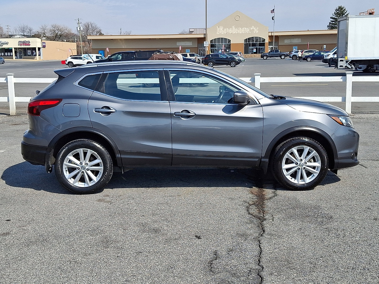 Used 2018 Nissan Rogue Sport SV image 7