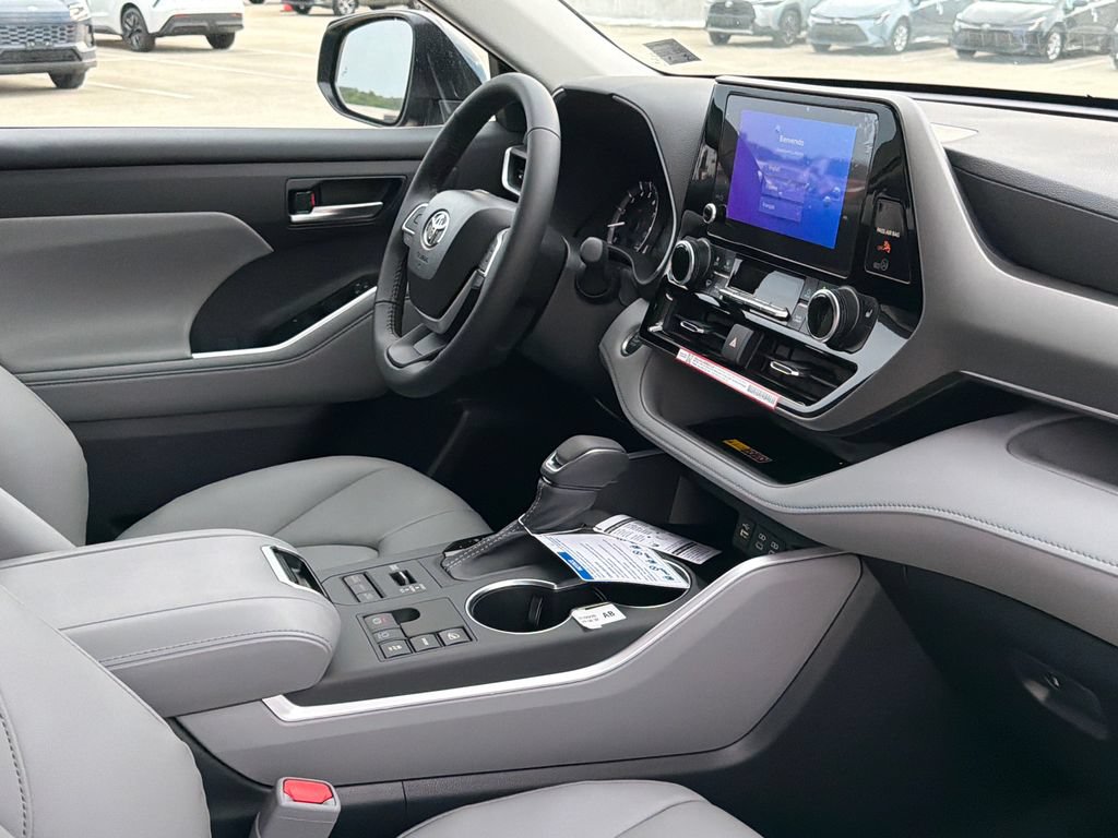 New 2026 Toyota Highlander XLE AWD/4WD image 13