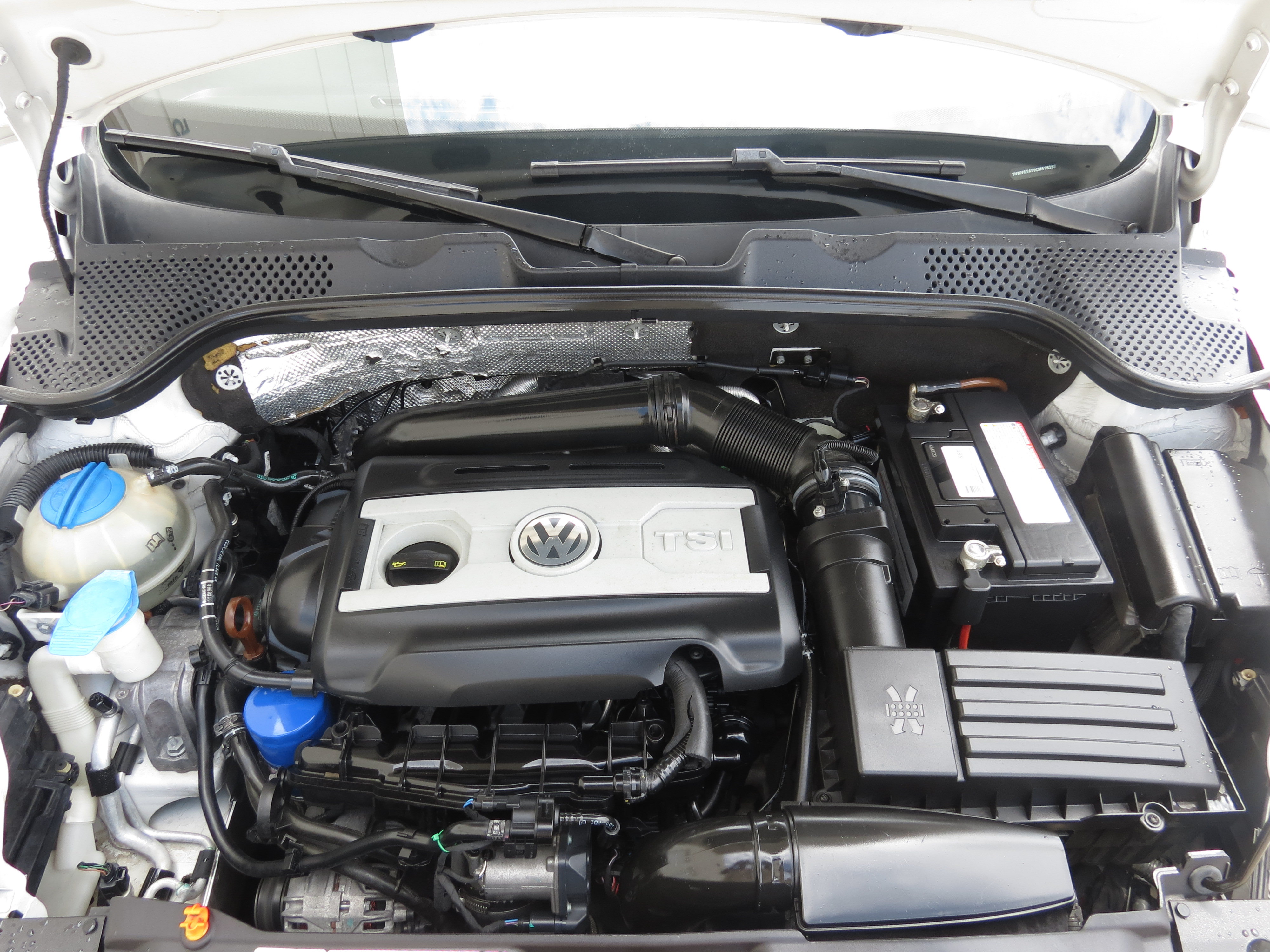 Used 2012 Volkswagen Beetle Turbo FWD image 10